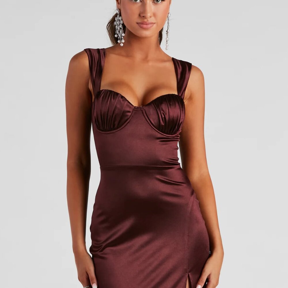 Windsor Wedding Guest Formal Satin Sweetheart Burgundy Maroon Dress Gown - Small